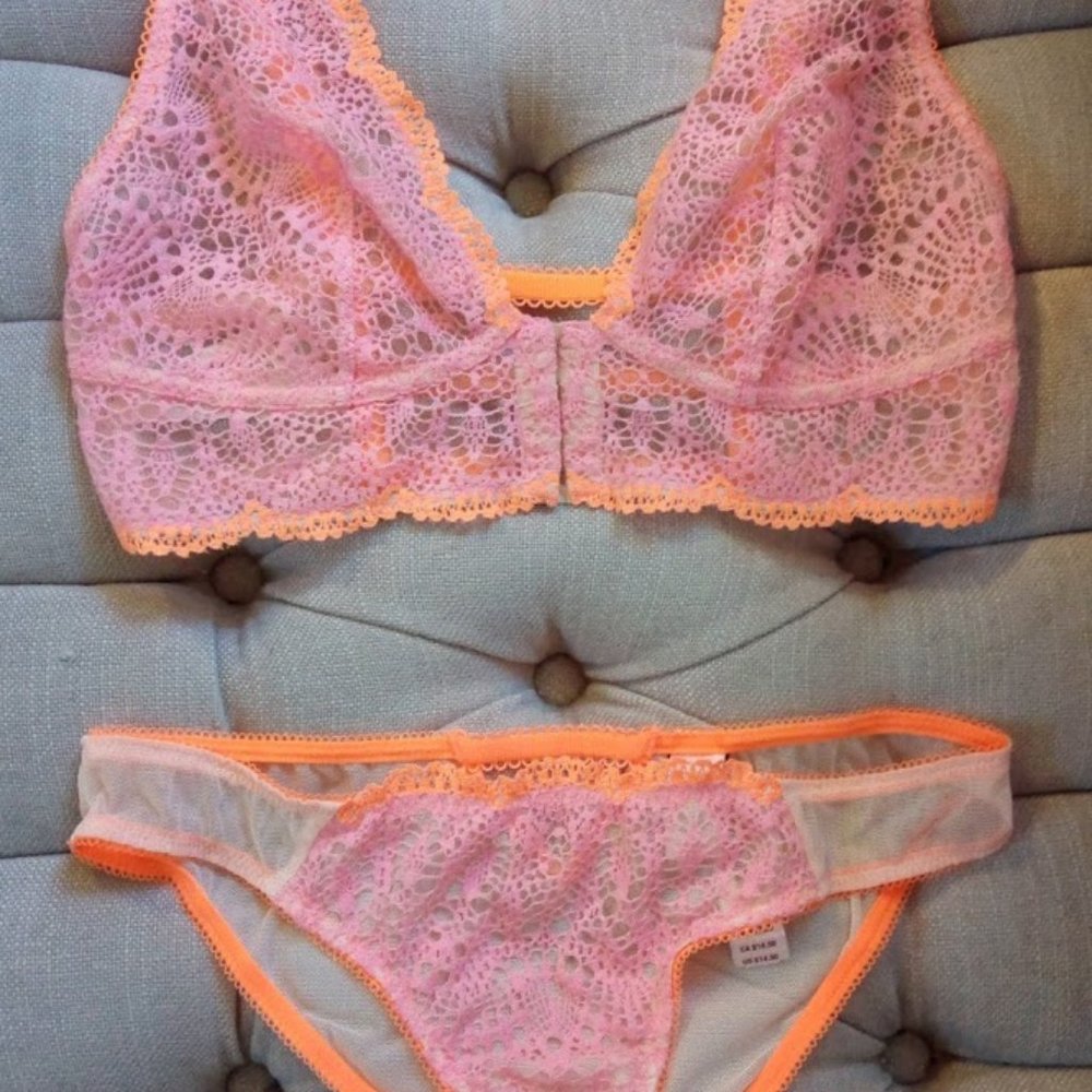 Victoria Secret Bralette - Small NWT